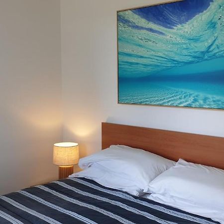 Wyuna Beachfront Holiday Apartments Голд-Кост Экстерьер фото