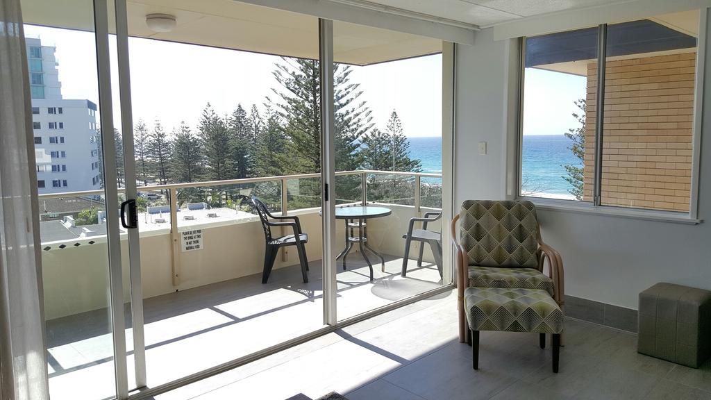 Wyuna Beachfront Holiday Apartments Голд-Кост Номер фото